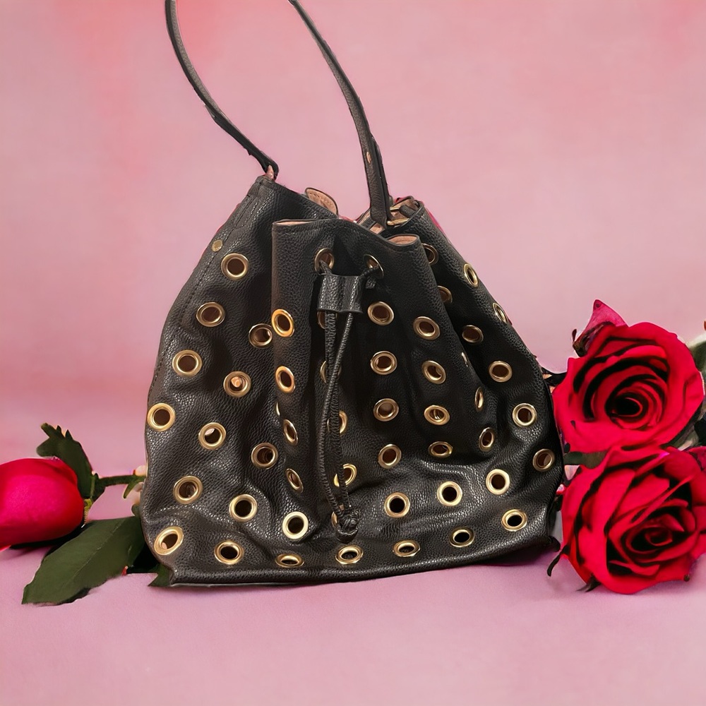 Hobo bag with gold circles